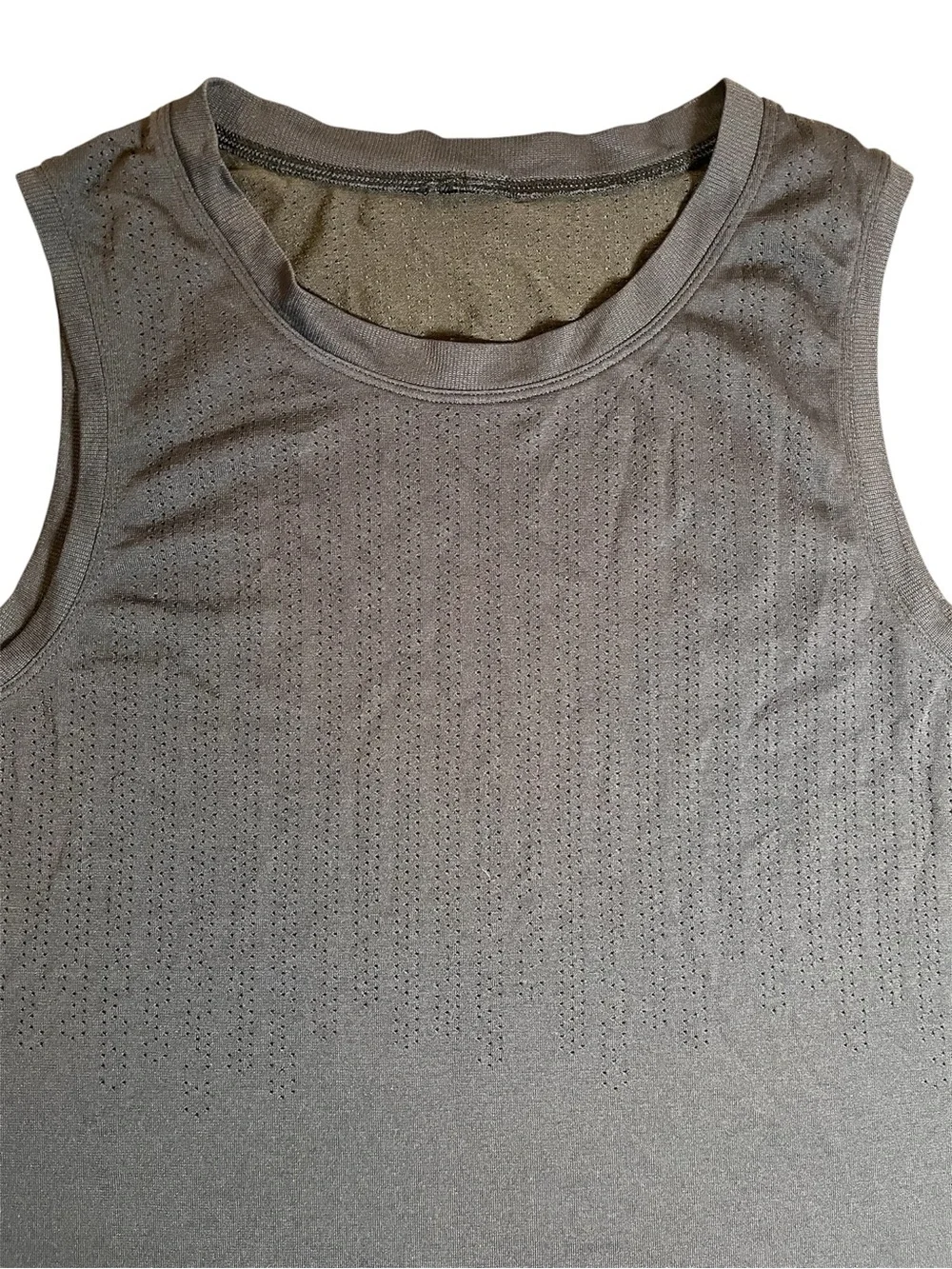 Lululemon Breeze black Lightweight Mesh Tank. Sz 10. Athletic - Picture 2 of 7